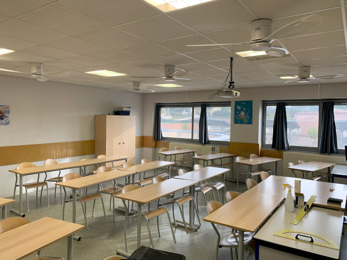 Brasseurs d'air Samarat avec LED installés au collège Jean Zay