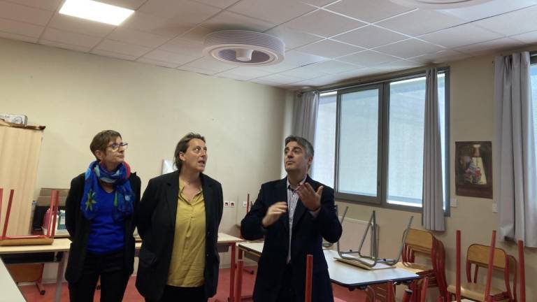 Brasseur d'air plafond Exhale pour gérer la canicule à l'école Fiolle de Marseille